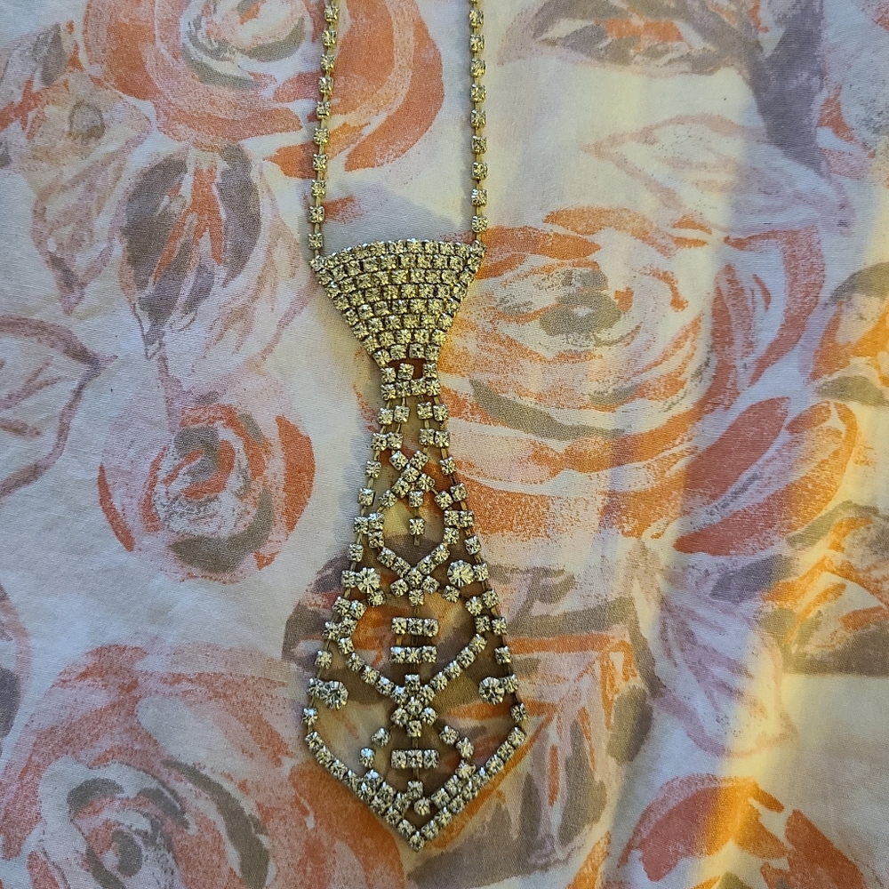 Rhinestone Tie Necklace